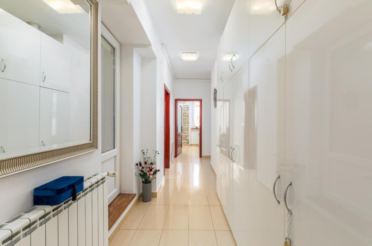 Apartment Augusto - Sea View Pula Buitenkant foto