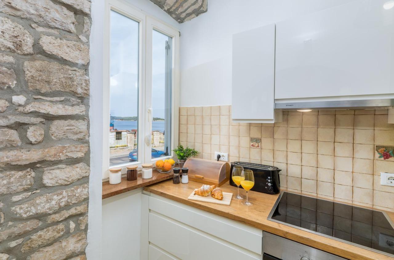 Apartment Augusto - Sea View Pula Buitenkant foto
